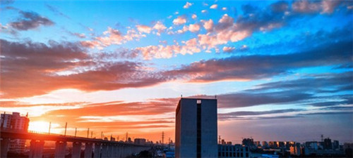 上上谦串串香火锅