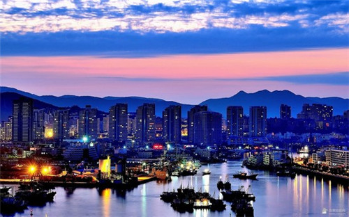 中式快餐创业前景怎么样，2025韩小范炸鸡拌饭加盟都有哪些优势